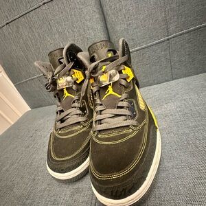 Air Jordan Spizike High Top Sneaker Black University Gold Men's sz 13